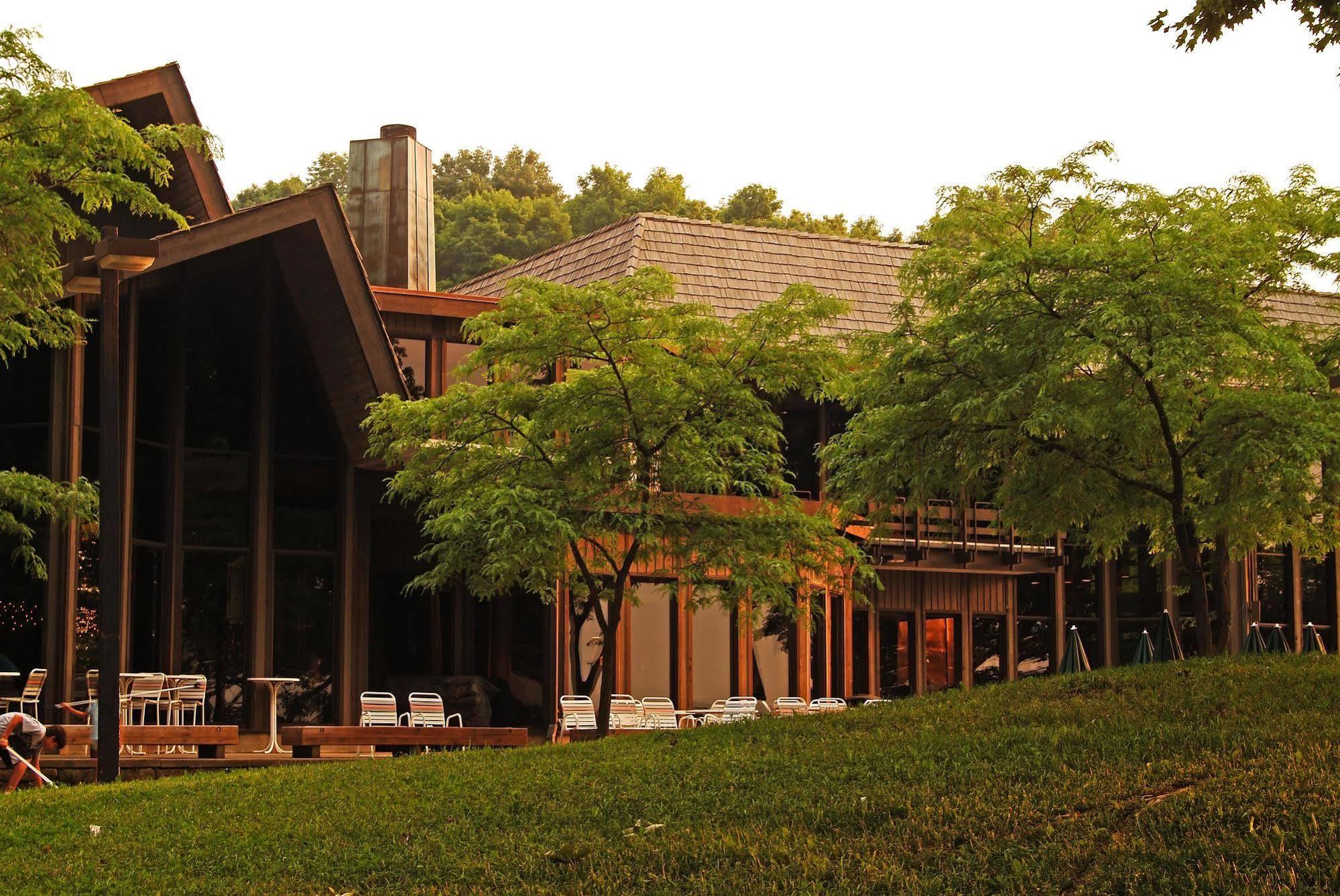 Mohican Lodge And Conference Center Perrysville Kültér fotó